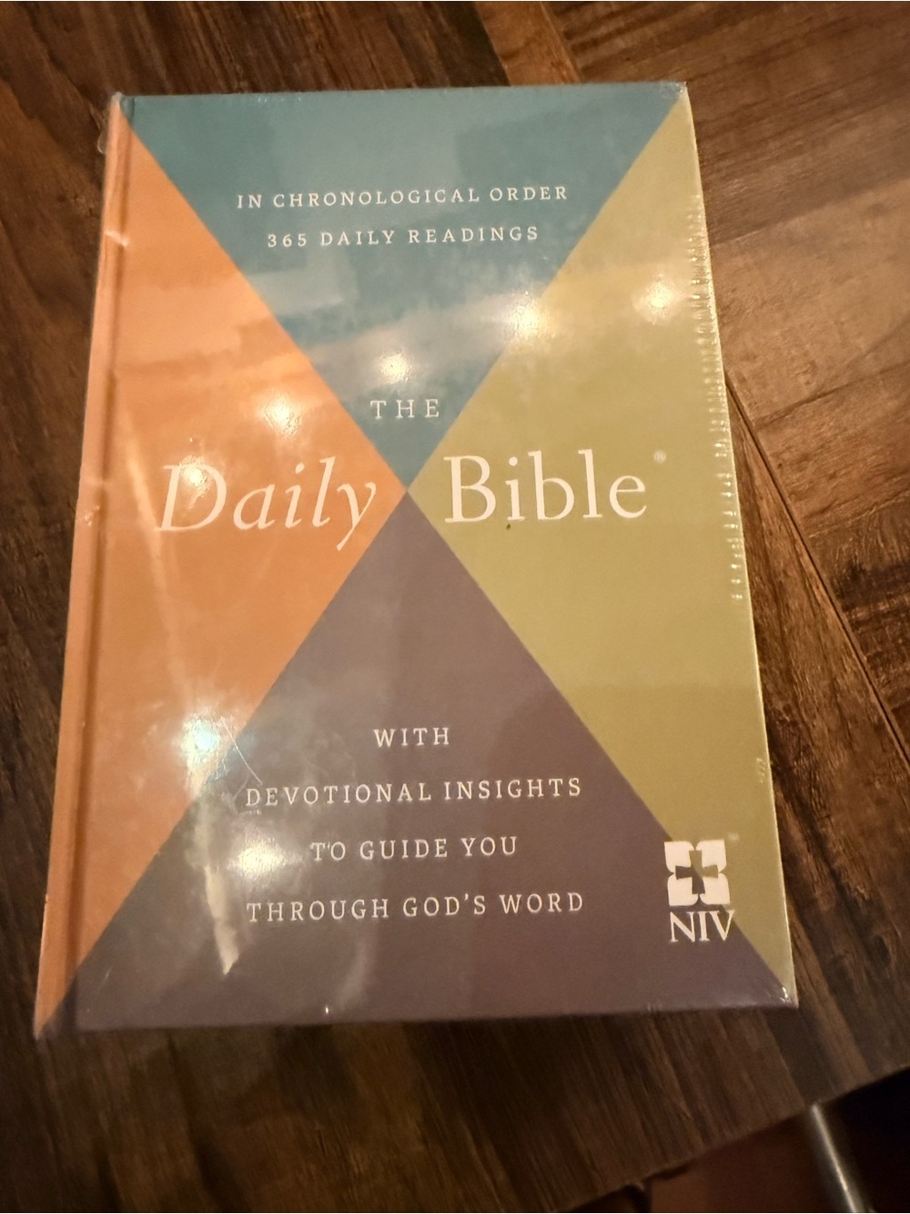 The Daily Bible NIV - Multicolor Devotional Hardcover